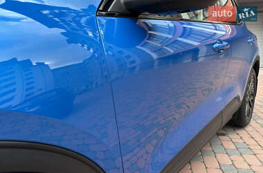 Внедорожник / Кроссовер Ford Escape 2020 в 