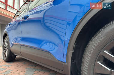 Внедорожник / Кроссовер Ford Escape 2020 в 