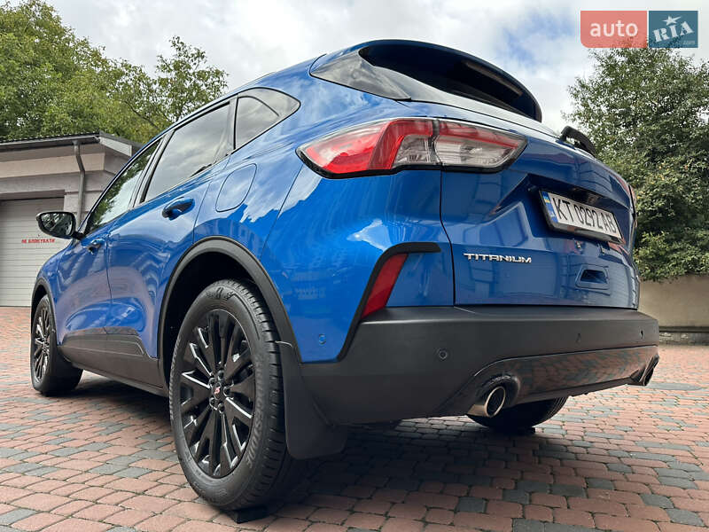 Внедорожник / Кроссовер Ford Escape 2020 в Ивано-Франковске