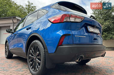Внедорожник / Кроссовер Ford Escape 2020 в 