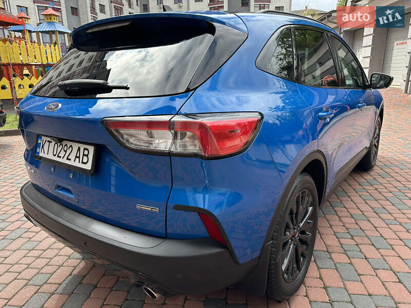 Внедорожник / Кроссовер Ford Escape 2020 в Ивано-Франковске