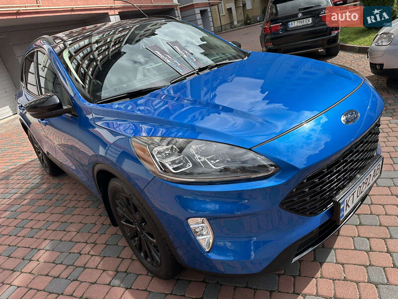 Внедорожник / Кроссовер Ford Escape 2020 в Ивано-Франковске
