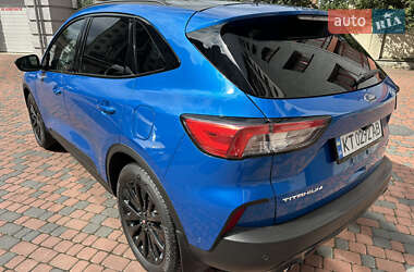 Внедорожник / Кроссовер Ford Escape 2020 в 
