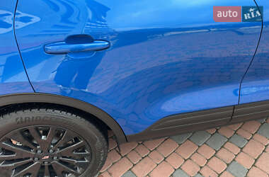 Внедорожник / Кроссовер Ford Escape 2020 в 