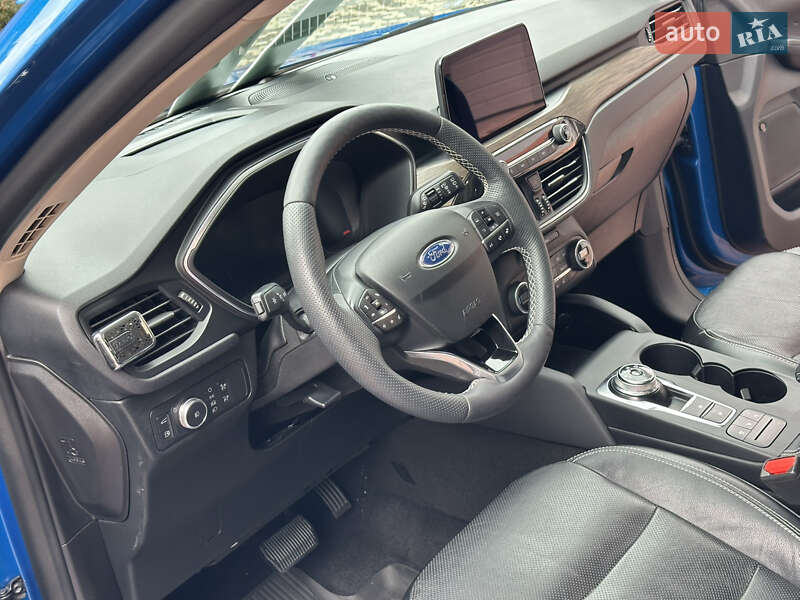 Внедорожник / Кроссовер Ford Escape 2020 в Ивано-Франковске