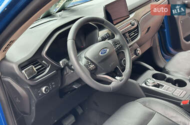 Внедорожник / Кроссовер Ford Escape 2020 в 