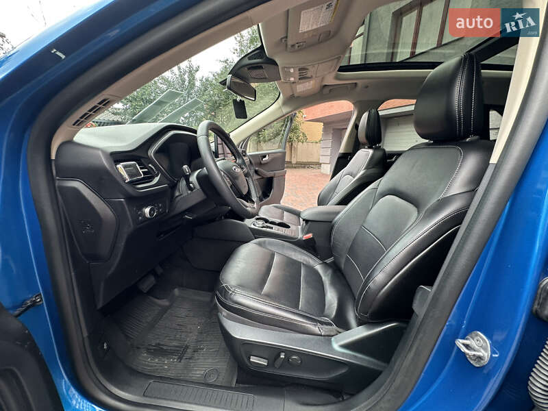 Внедорожник / Кроссовер Ford Escape 2020 в Ивано-Франковске