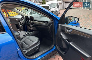 Внедорожник / Кроссовер Ford Escape 2020 в 