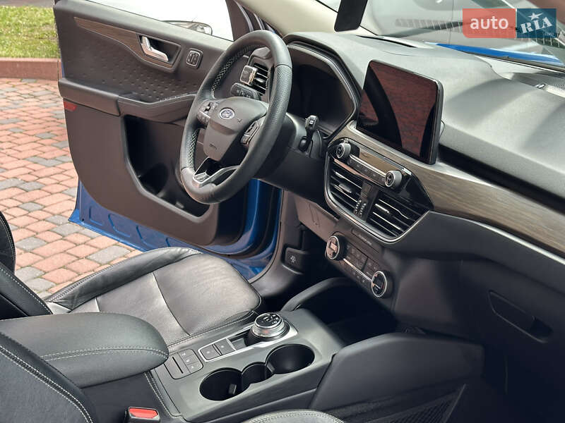 Внедорожник / Кроссовер Ford Escape 2020 в Ивано-Франковске