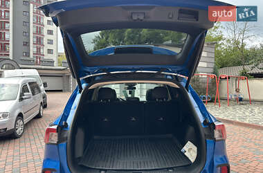 Внедорожник / Кроссовер Ford Escape 2020 в 