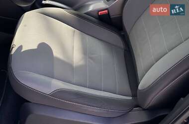 Внедорожник / Кроссовер Ford Escape 2015 в 