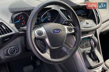 Внедорожник / Кроссовер Ford Escape 2015 в 