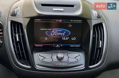Внедорожник / Кроссовер Ford Escape 2015 в 