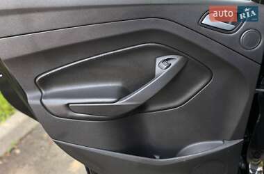 Внедорожник / Кроссовер Ford Escape 2015 в 