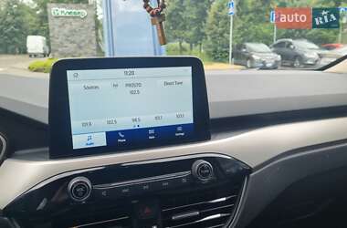 Внедорожник / Кроссовер Ford Escape 2020 в 