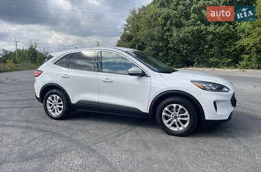 Внедорожник / Кроссовер Ford Escape 2020 в 