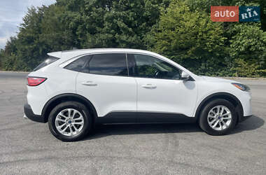 Внедорожник / Кроссовер Ford Escape 2020 в 