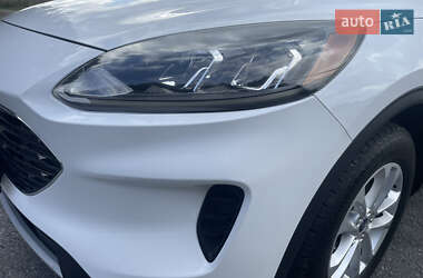 Внедорожник / Кроссовер Ford Escape 2020 в 