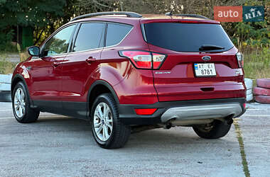 Внедорожник / Кроссовер Ford Escape 2018 в 