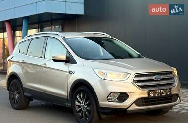 Внедорожник / Кроссовер Ford Escape 2017 в Киеве