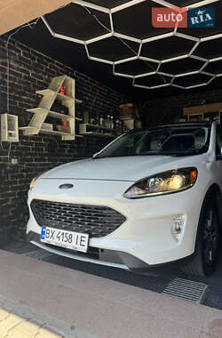 Внедорожник / Кроссовер Ford Escape 2020 в Хмельницком