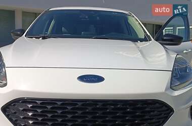 Внедорожник / Кроссовер Ford Escape 2020 в 