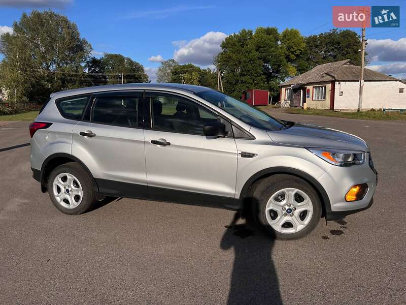 Позашляховик / Кросовер Ford Escape 2019 в Полтаві