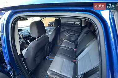 Внедорожник / Кроссовер Ford Escape 2017 в 