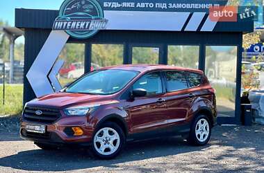 Внедорожник / Кроссовер Ford Escape 2018 в 