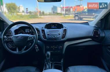 Внедорожник / Кроссовер Ford Escape 2018 в 