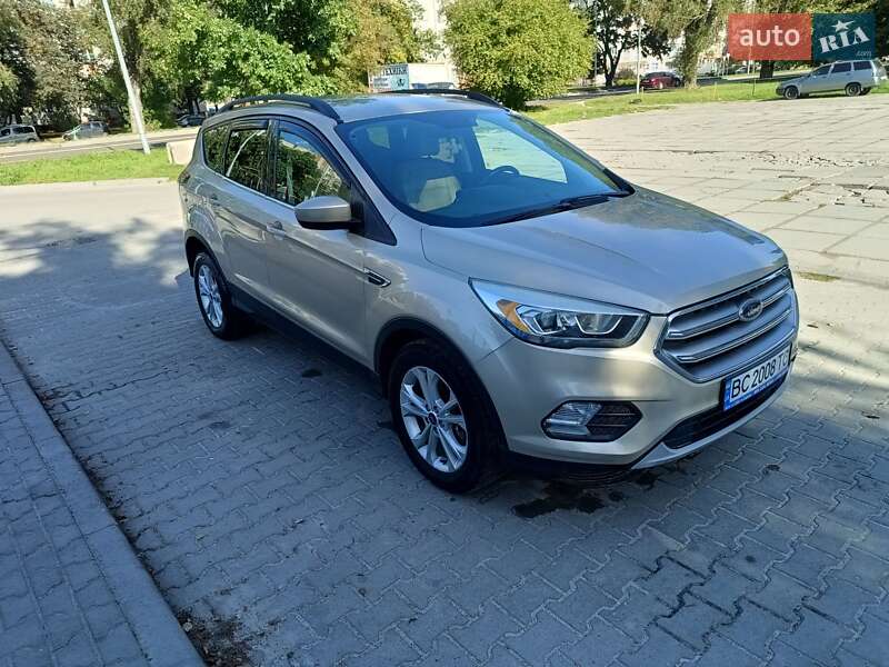 Внедорожник / Кроссовер Ford Escape 2016 в 