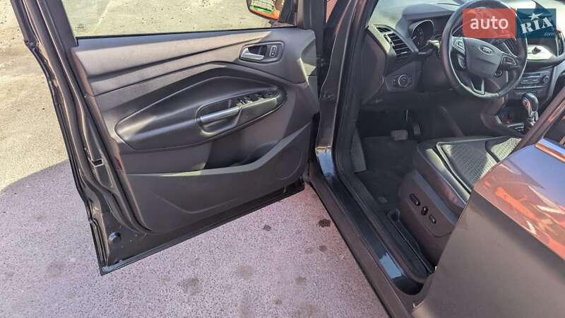 Внедорожник / Кроссовер Ford Escape 2019 в Львове