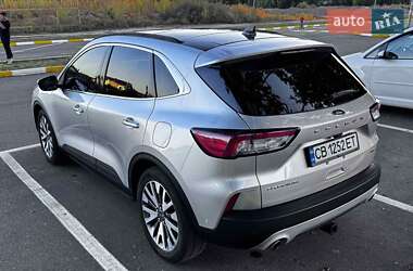 Внедорожник / Кроссовер Ford Escape 2020 в 