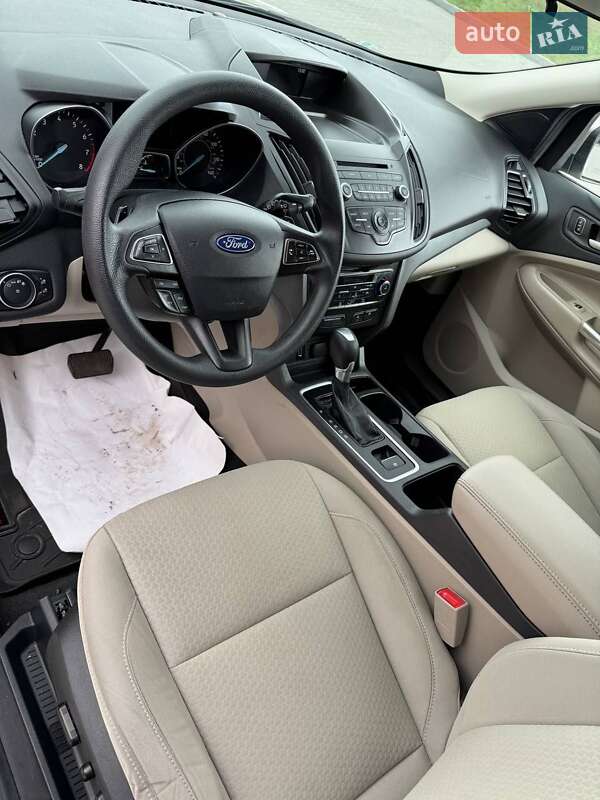 Позашляховик / Кросовер Ford Escape 2017 в Вінниці