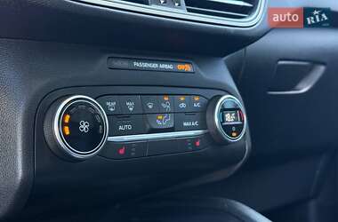 Внедорожник / Кроссовер Ford Escape 2020 в 
