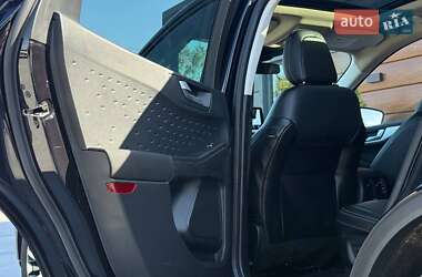 Внедорожник / Кроссовер Ford Escape 2020 в 