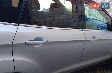Внедорожник / Кроссовер Ford Escape 2014 в 