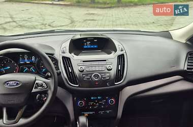 Внедорожник / Кроссовер Ford Escape 2018 в 