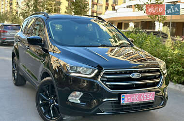 Позашляховик / Кросовер Ford Escape 2017 в Києві