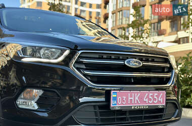Внедорожник / Кроссовер Ford Escape 2017 в 