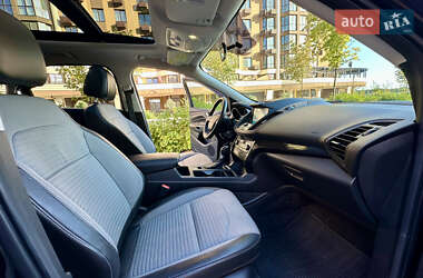 Внедорожник / Кроссовер Ford Escape 2017 в 