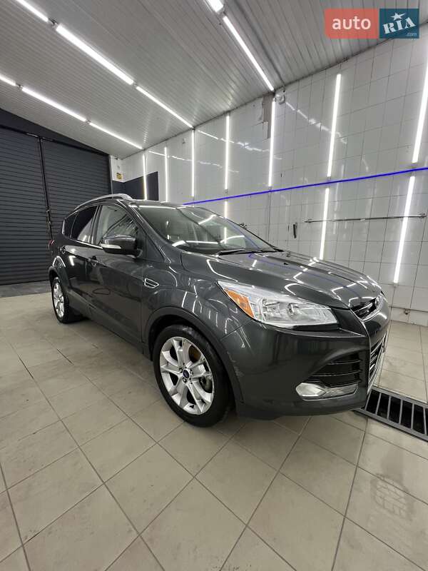 Внедорожник / Кроссовер Ford Escape 2015 в 