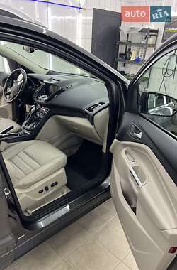 Внедорожник / Кроссовер Ford Escape 2015 в 