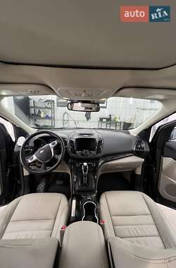 Внедорожник / Кроссовер Ford Escape 2015 в 