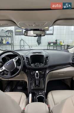 Внедорожник / Кроссовер Ford Escape 2015 в 