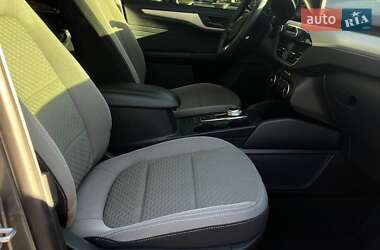 Внедорожник / Кроссовер Ford Escape 2022 в 