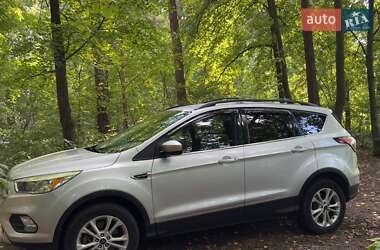 Внедорожник / Кроссовер Ford Escape 2017 в Киеве