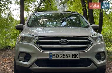 Внедорожник / Кроссовер Ford Escape 2017 в 