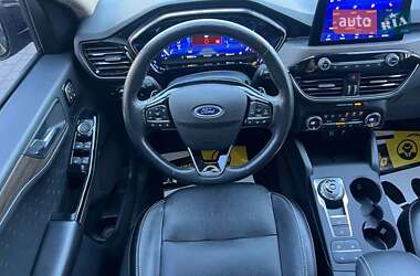 Внедорожник / Кроссовер Ford Escape 2020 в 
