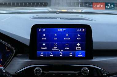 Внедорожник / Кроссовер Ford Escape 2020 в 